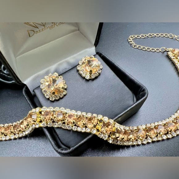 NIB Champagne Crystal Stud Earrings and Choker/Necklace Set - Picture 11 of 16